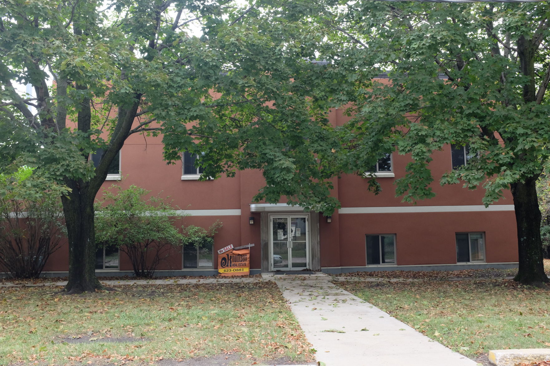 Vacant40.JPG